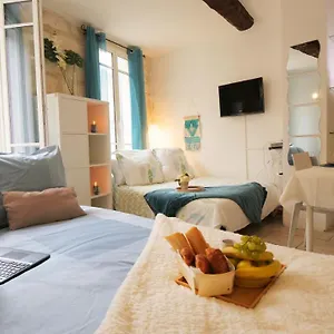 https://charmant-studio-25-m2-centre-ville-avignon.fr-provencehotel.com
