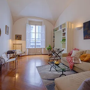 https://lungarno-prestige-suite.it-tuscanyhotel.com